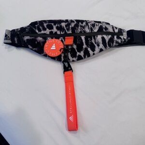 Stella McCartney for adidas blet bag. Worn once. In perfect condition